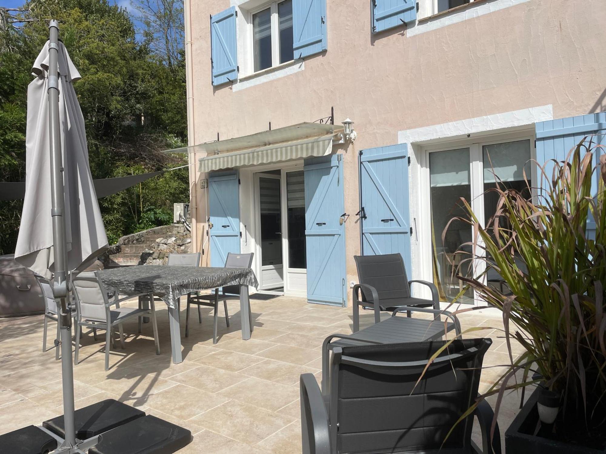 Luva D'azur, Rez De Le Riou - Le Vallon